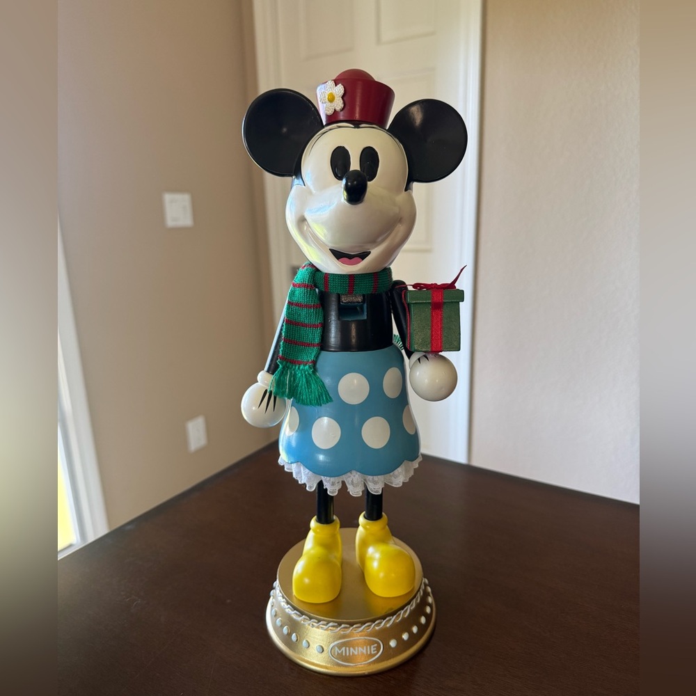 🖤 New 🖤 Disney Christmas Minnie Mouse Nutcracker